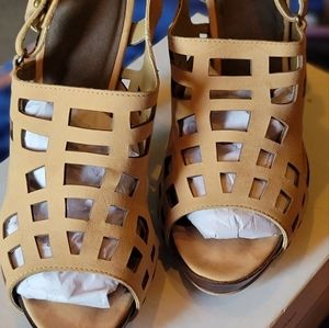 Sandal heels